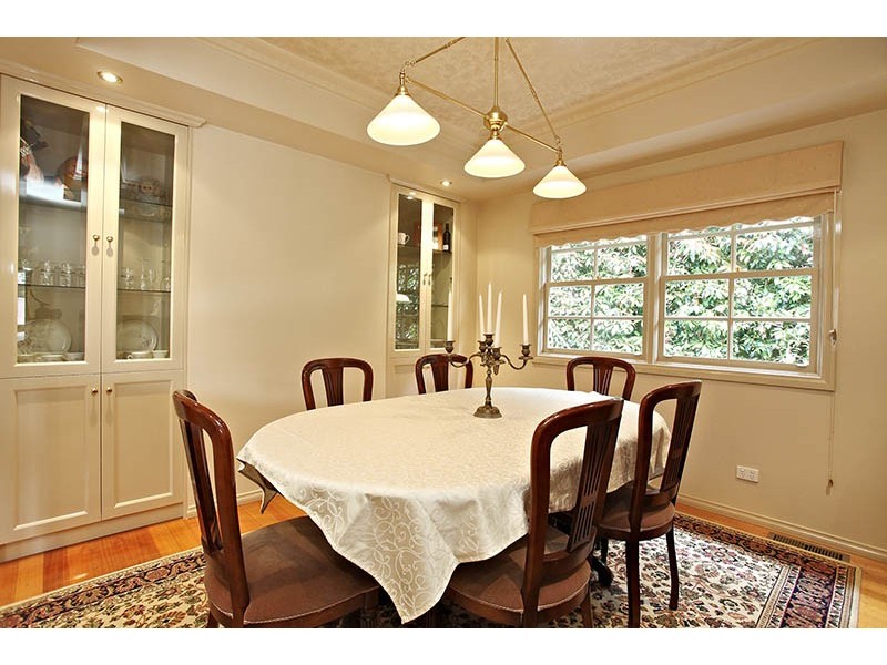 13 DORCHESTER Avenue, Montrose VIC 3765