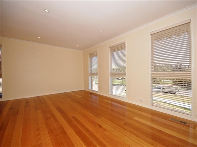 48 KIMBERLEY Drive, Chirnside Park VIC 3116