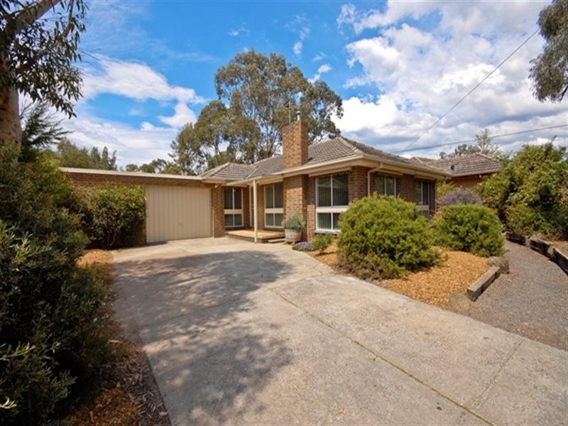 32 LEE ANN Crescent, Croydon VIC 3136