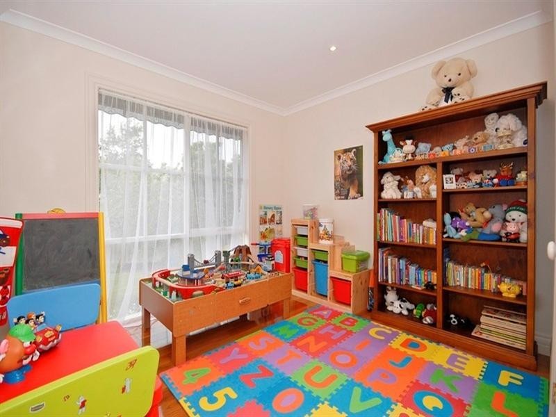 27 CLARKEDALE Rise, Kilsyth South VIC 3137