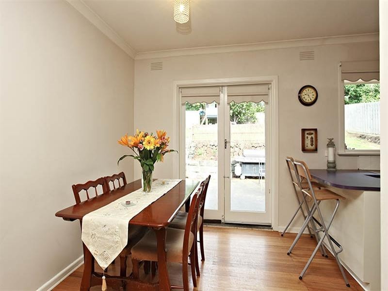 21 LYONS Road, Croydon North VIC 3136