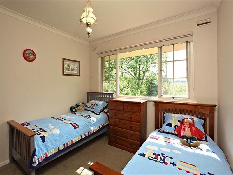 21 LYONS Road, Croydon North VIC 3136