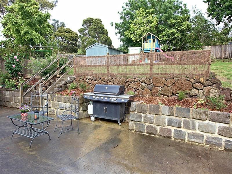 21 LYONS Road, Croydon North VIC 3136