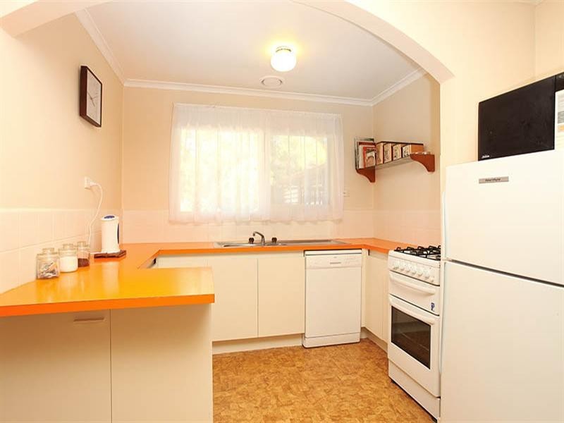 7 MEADOW Road, Croydon North VIC 3136