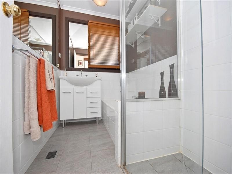 42 HARVEST Drive, Chirnside Park VIC 3116