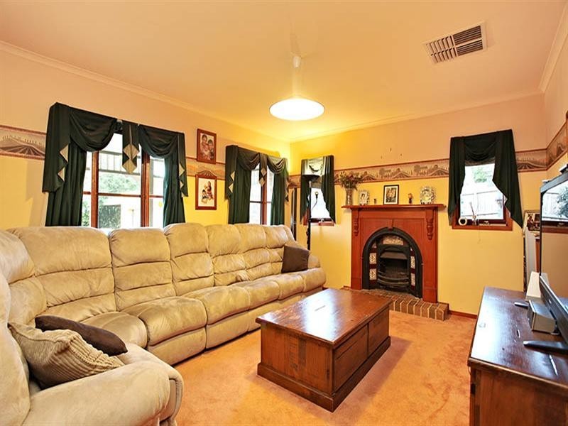 30A BELMONT ROAD West, Croydon VIC 3136
