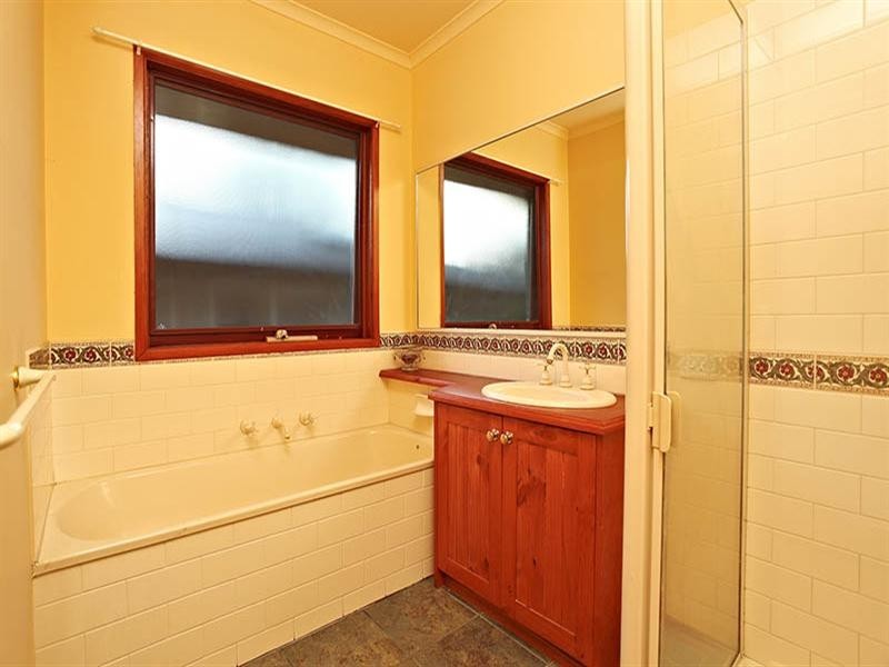 30A BELMONT ROAD West, Croydon VIC 3136