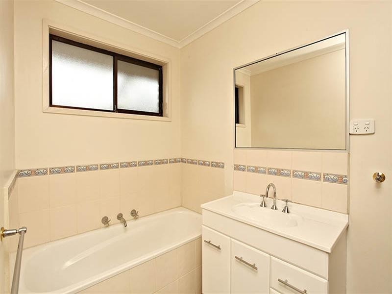 1 SCHOOL Walk, Croydon South VIC 3136