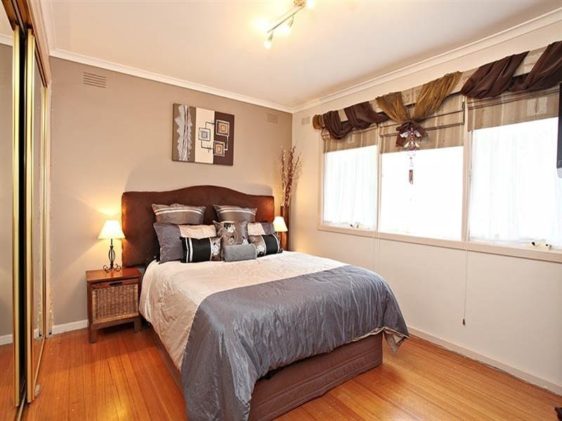 4 Arnold Street, Kilsyth VIC 3137