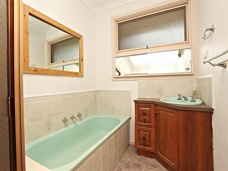 4 Arnold Street, Kilsyth VIC 3137