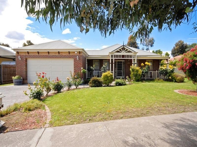 32 Sunset Drive, Kilsyth South VIC 3137