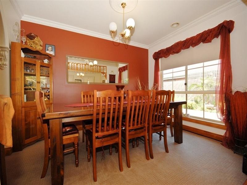 32 Sunset Drive, Kilsyth South VIC 3137