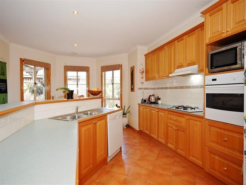 32 Sunset Drive, Kilsyth South VIC 3137