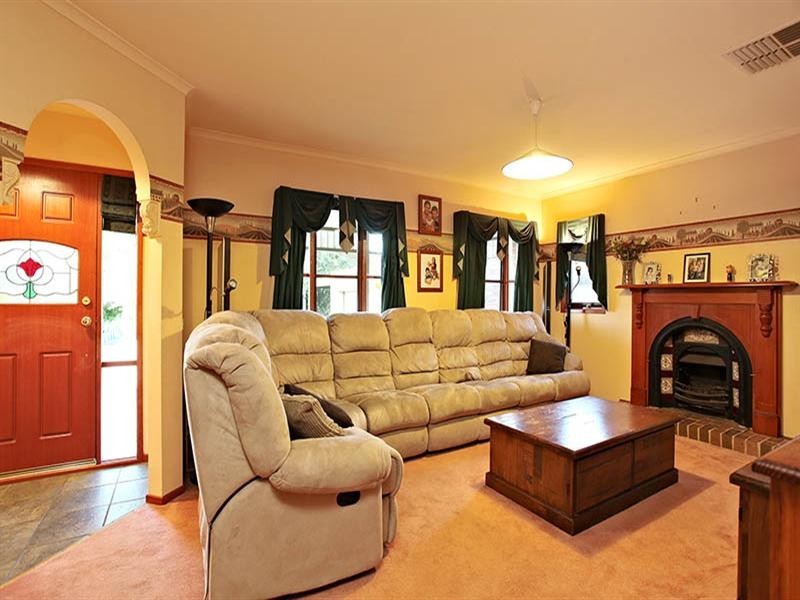 30A BELMONT ROAD West, Croydon South VIC 3136