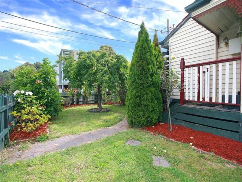 6 Churchill Street, Ringwood VIC 3134