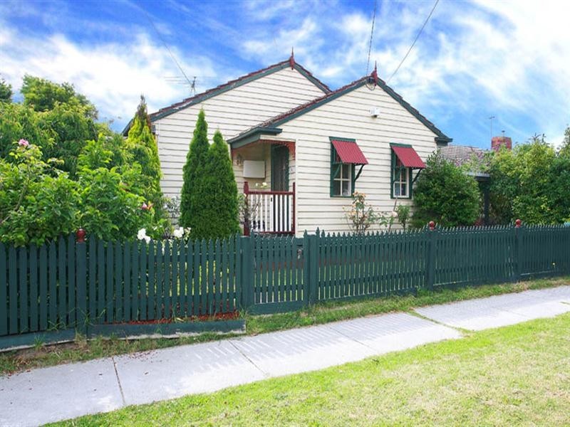 6 Churchill Street, Ringwood VIC 3134