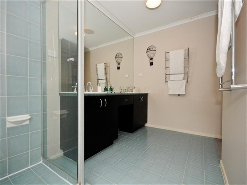 15 PAULA Way, Chirnside Park VIC 3116