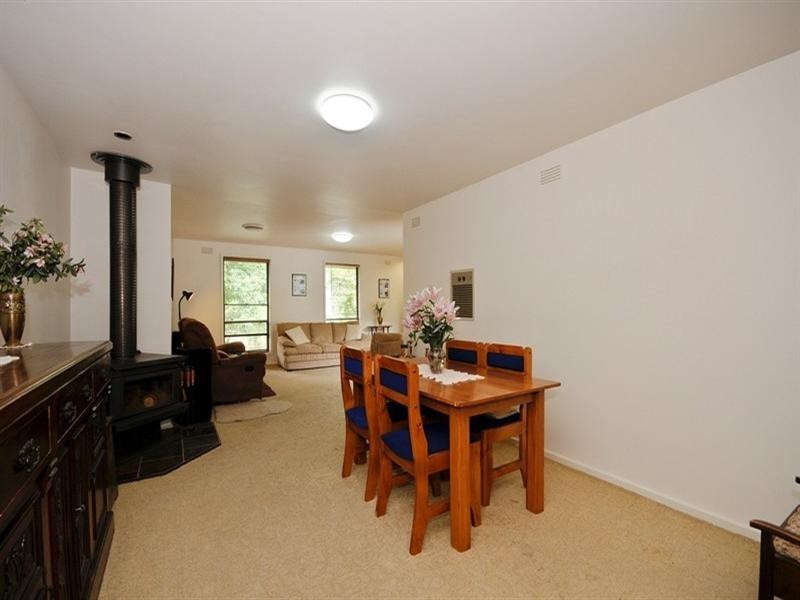 75 MELVIEW Drive, Ringwood North VIC 3134