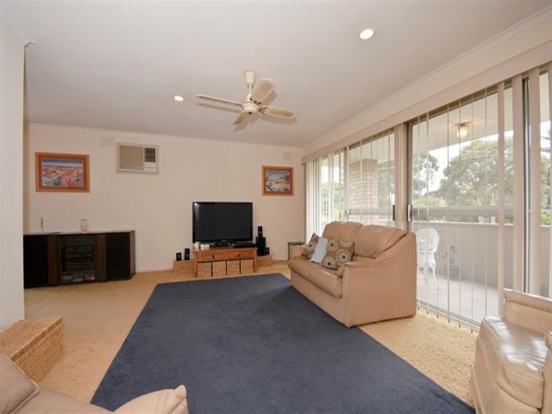 6 SPRINGSONG PASS, Chirnside Park VIC 3116