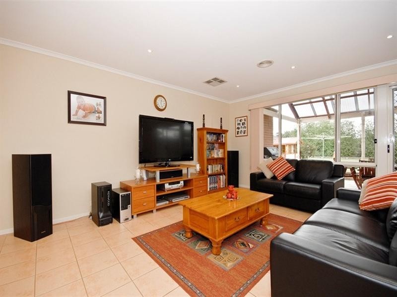 19 GLENPARK Drive, Wonga Park VIC 3115