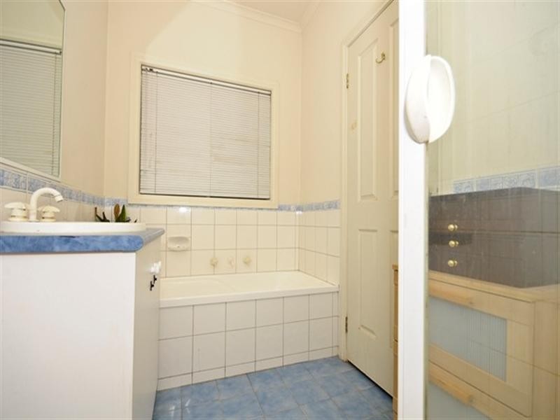 4 ROSEWOOD Place, Chirnside Park VIC 3116