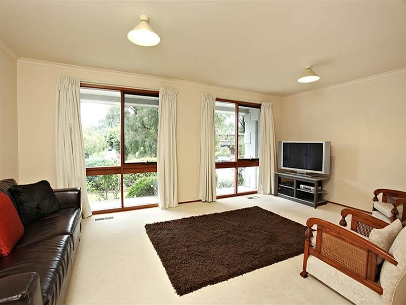 174 NANGATHAN Way, Croydon North VIC 3136