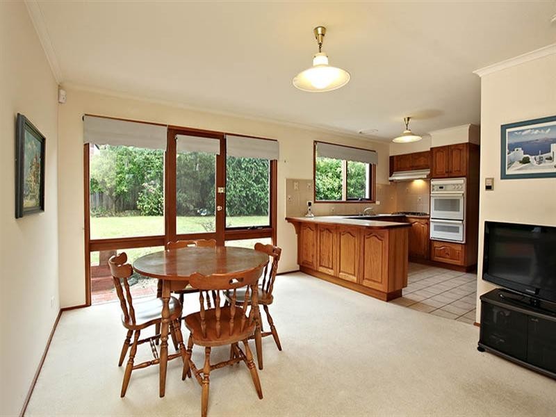 174 NANGATHAN Way, Croydon North VIC 3136