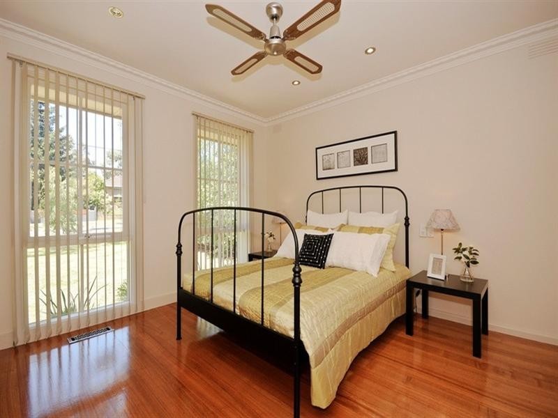 2 AMINGA Court, Croydon VIC 3136