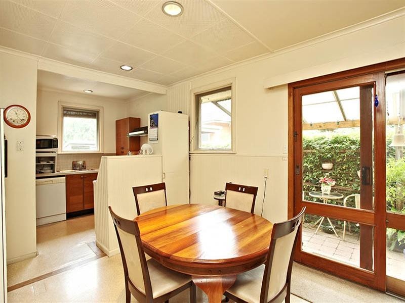 4 ELIZABETH Court, Ringwood East VIC 3135