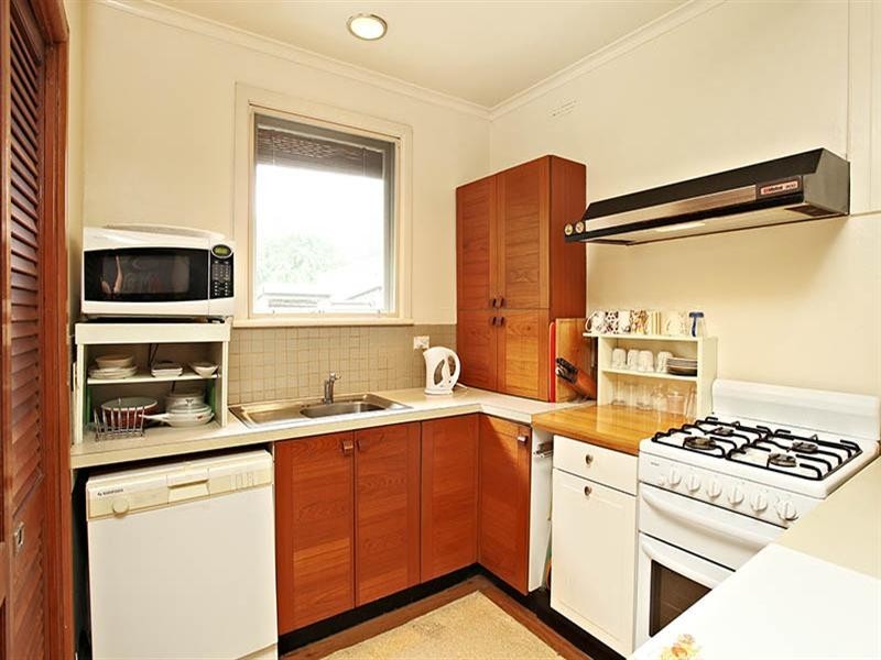 4 ELIZABETH Court, Ringwood East VIC 3135