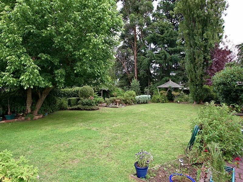 4 ELIZABETH Court, Ringwood East VIC 3135