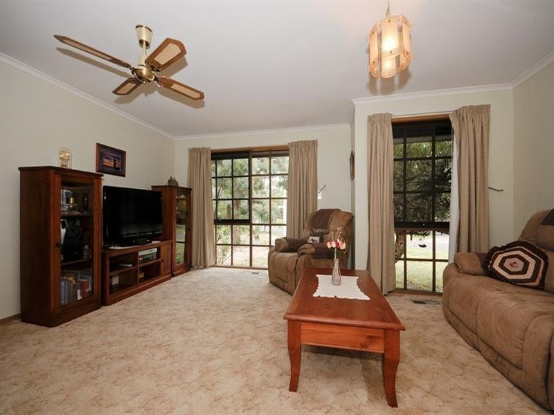 47 ROSEMARY Avenue, Croydon Hills VIC 3136