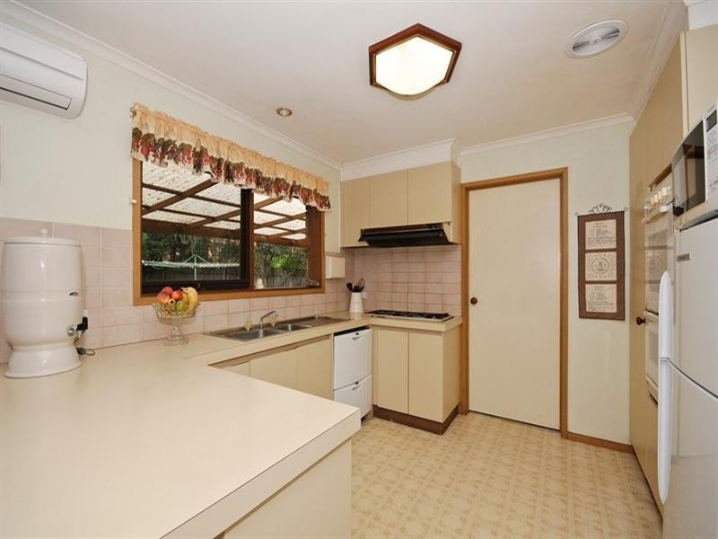 47 ROSEMARY Avenue, Croydon Hills VIC 3136