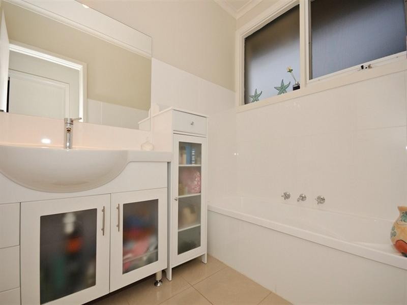 117 MANCHESTER Road, Mooroolbark VIC 3138