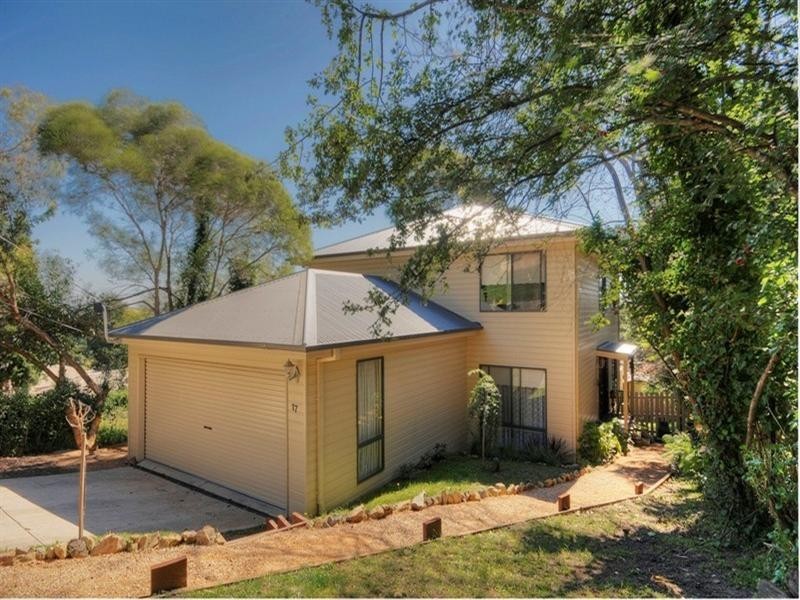 17 BASTOW Road, Lilydale VIC 3140