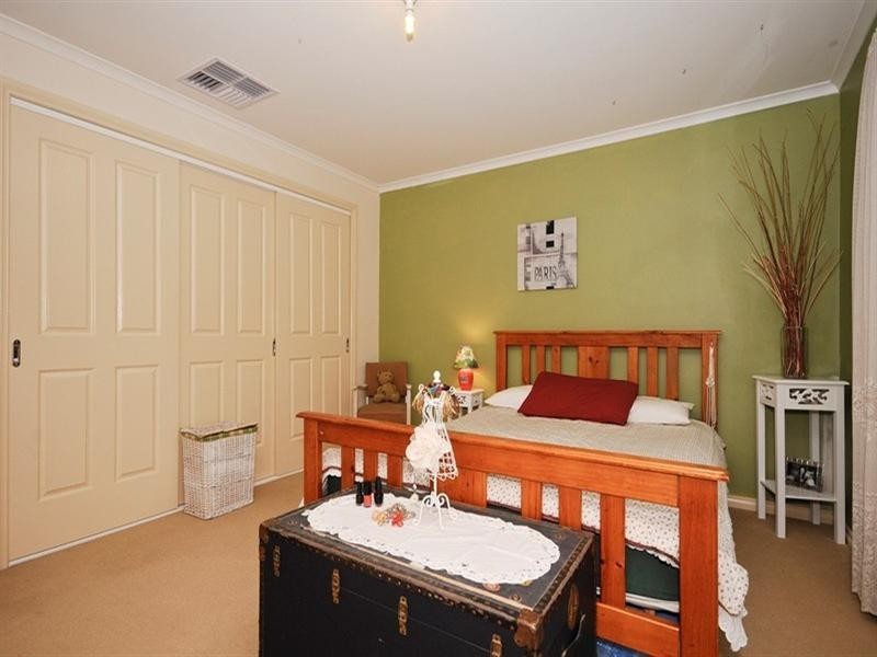 17 BASTOW Road, Lilydale VIC 3140