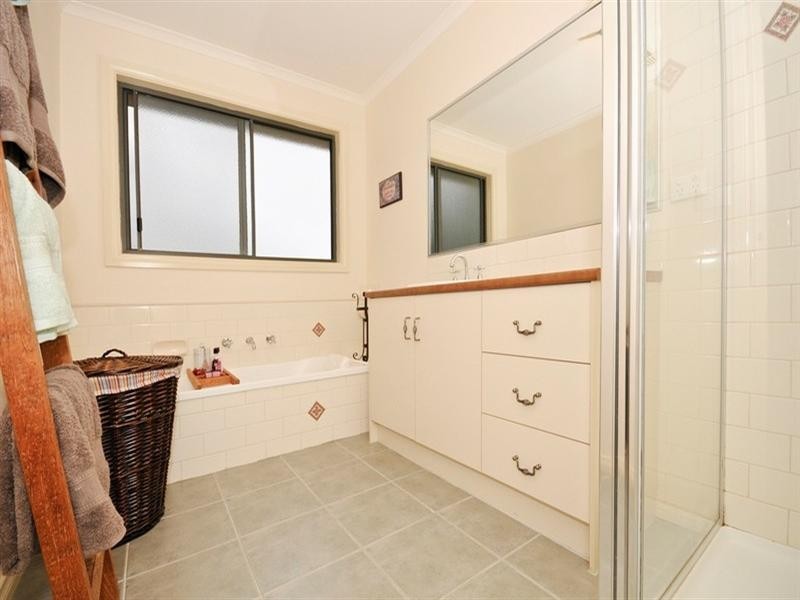 17 BASTOW Road, Lilydale VIC 3140