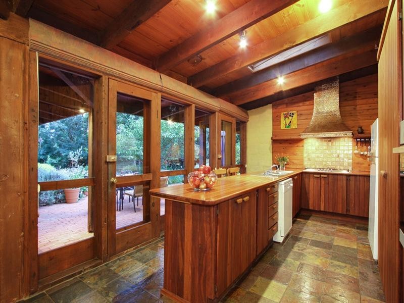 200 WONGA Road, Warranwood VIC 3134