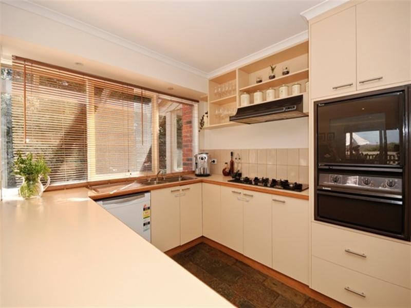 13 HIGHLEIGH Court, Mooroolbark VIC 3138