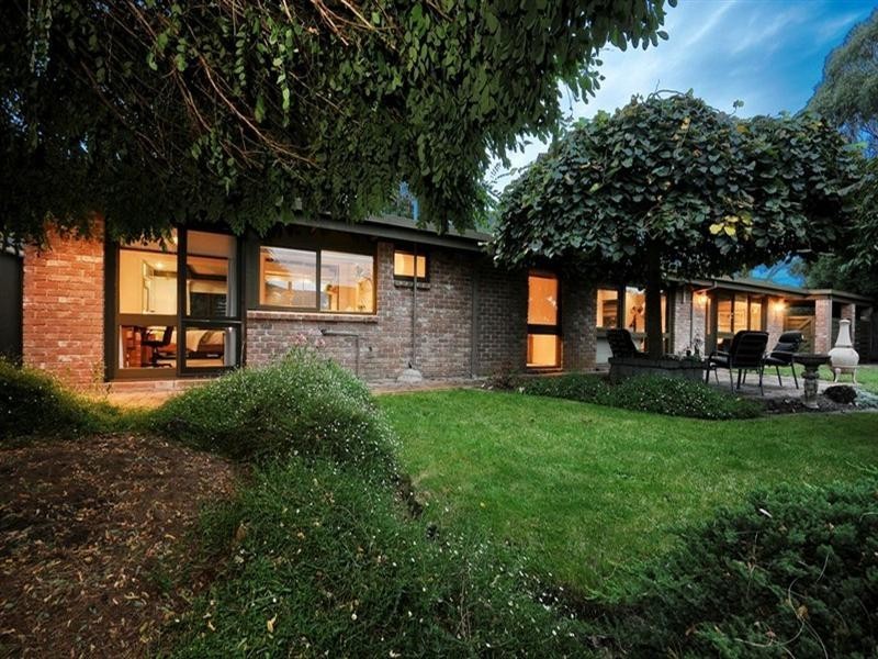 53 Landscape Drive, Mooroolbark VIC 3138