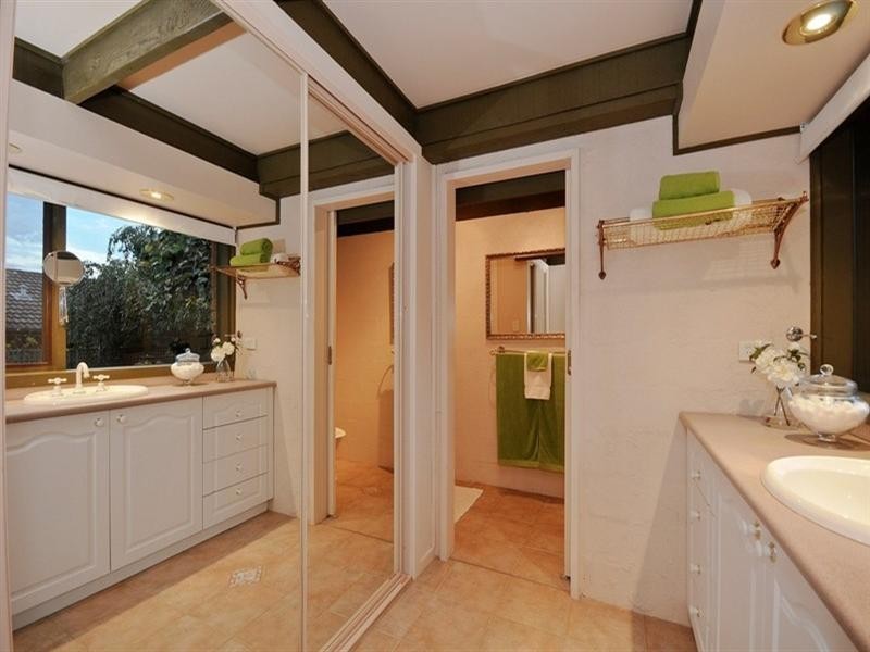 53 Landscape Drive, Mooroolbark VIC 3138