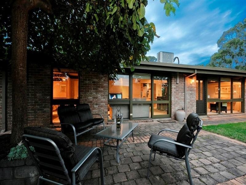 53 Landscape Drive, Mooroolbark VIC 3138