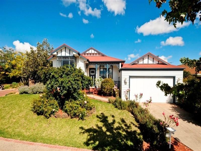 13 YERING Place, Chirnside Park VIC 3116