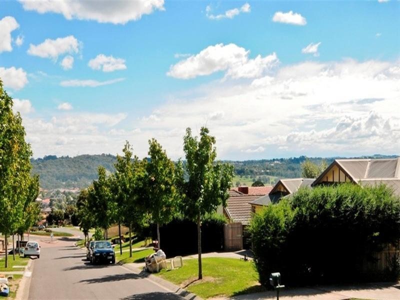 13 YERING Place, Chirnside Park VIC 3116