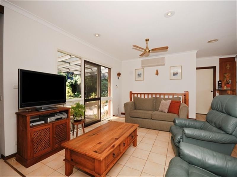 77 MEADOWGATE Drive, Chirnside Park VIC 3116