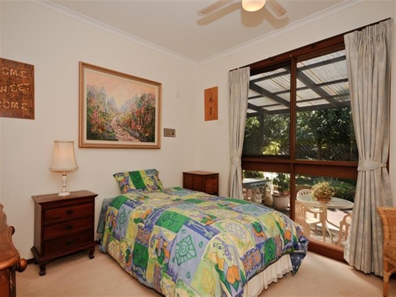 77 MEADOWGATE Drive, Chirnside Park VIC 3116