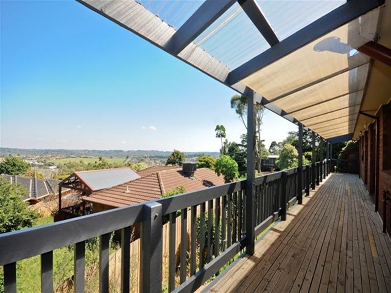 77 MEADOWGATE Drive, Chirnside Park VIC 3116