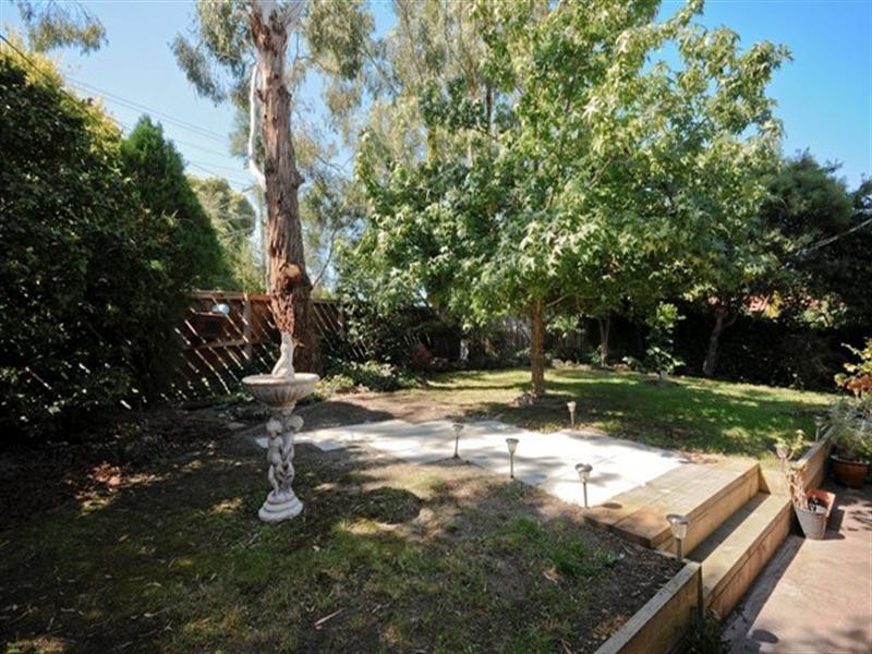 77 MEADOWGATE Drive, Chirnside Park VIC 3116