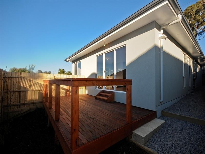 11a GLEN DHU Road, Kilsyth VIC 3137