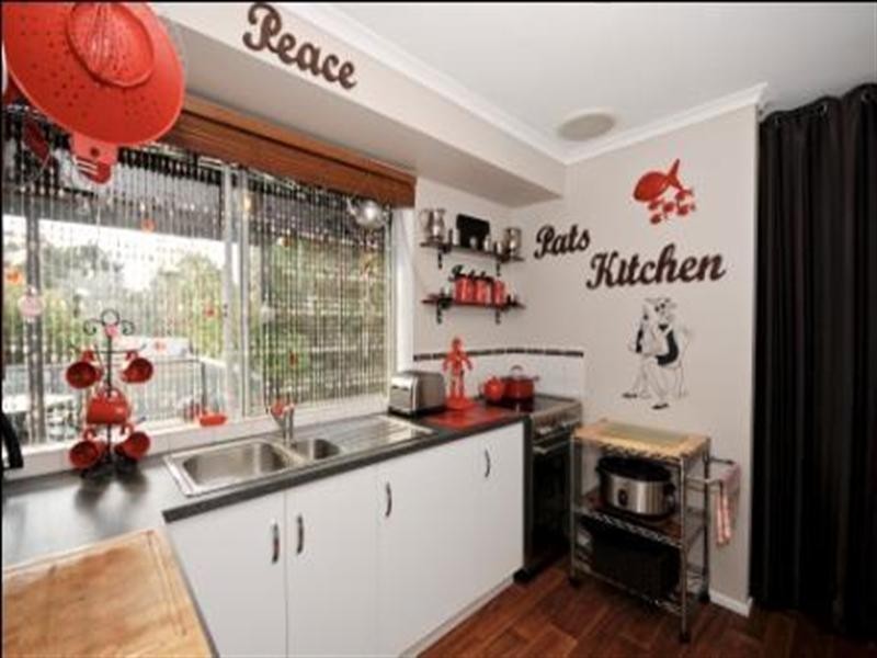 30 Latrobe Court, Croydon Hills VIC 3136